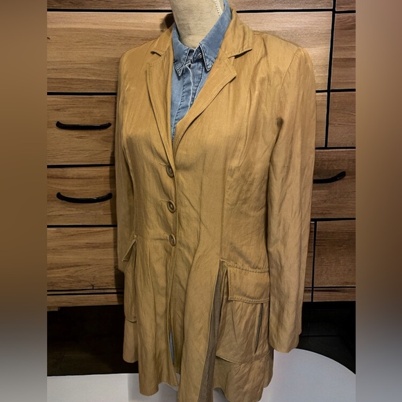 CAbi Lightweight Trench Tan Size Medium - Picture 3 of 11